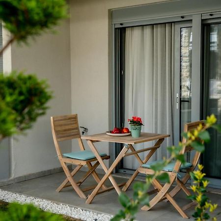 Itaka Studio Apartments - Halkidiki Suites Com Никити Экстерьер фото