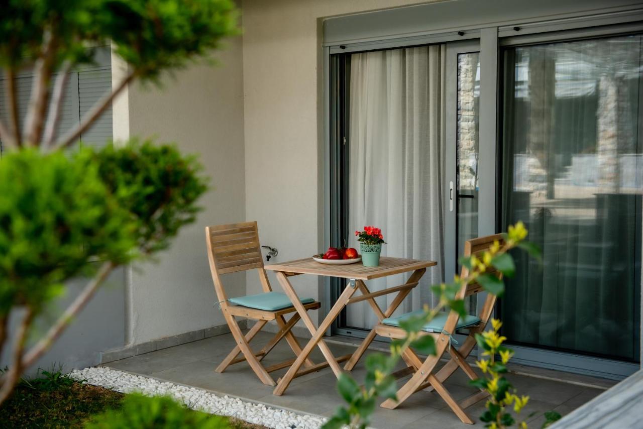 Itaka Studio Apartments - Halkidiki Suites Com Никити Экстерьер фото